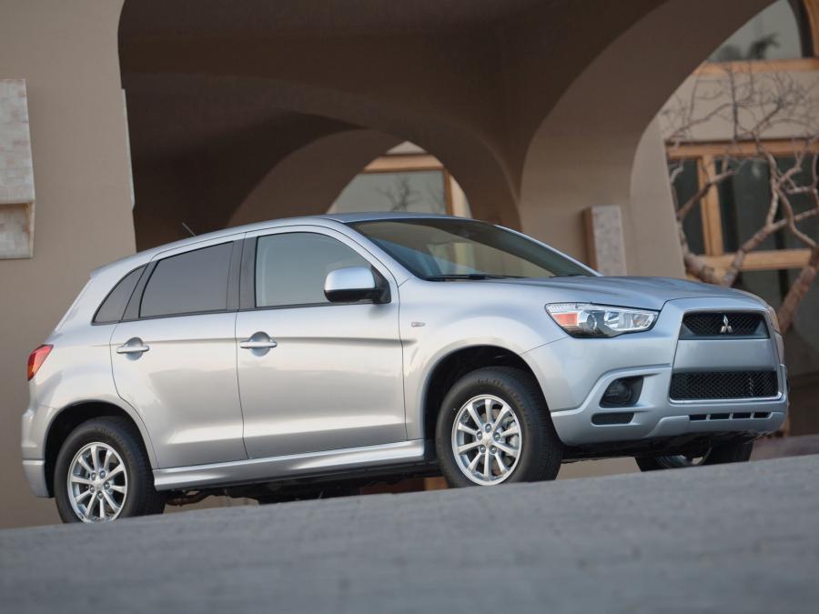  Mitsubishi Outlander Sport 2010 года  (фото 9 из 26)